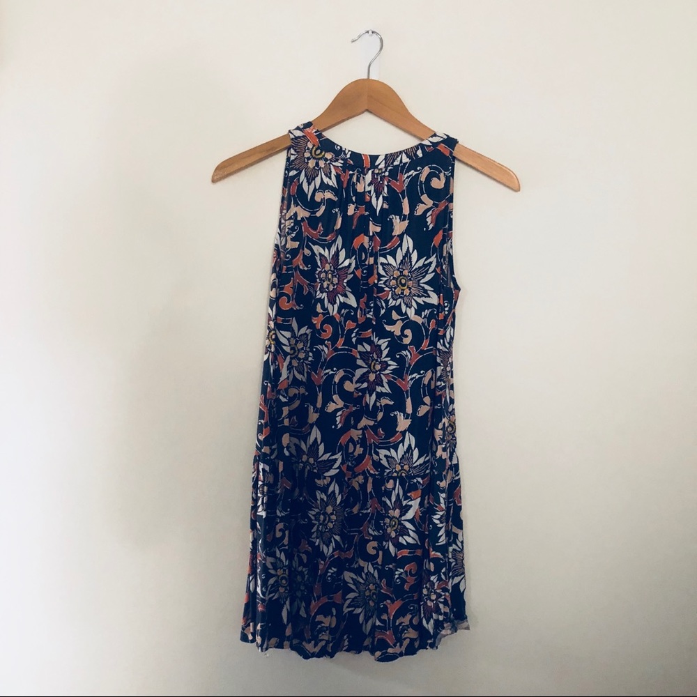 Loft Dress - Picture 4 of 5
